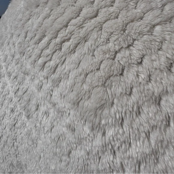 Elegant  White-Cream Teddy Jacket - Picture 9 of 11